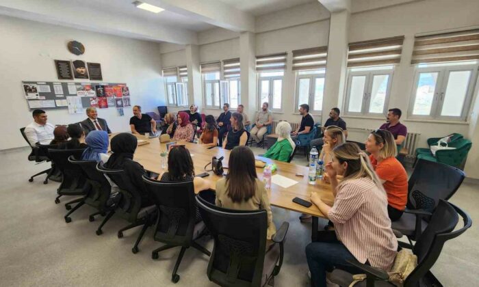 Kütahya MEM Müdürü Yılmaz’dan okullara yılsonu seminer haftası ziyaretleri