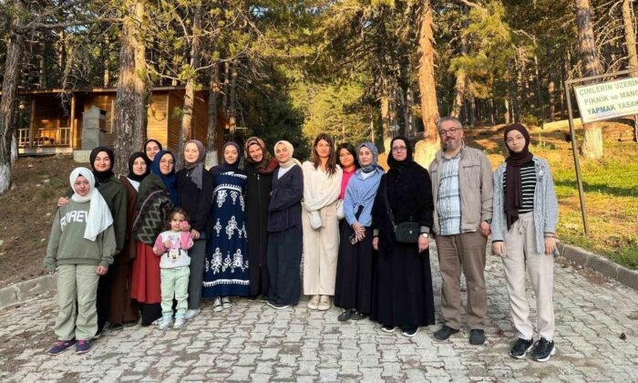 Gediz’de manevi danışmanlık faaliyetleri mezunlarla Murat Dağında veda buluşmasıyla taçlandı