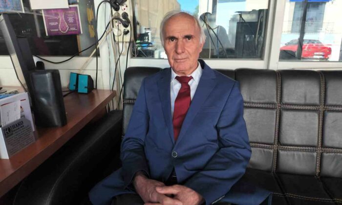 35 yıldır Gediz’e hizmet veren doktor veda etti