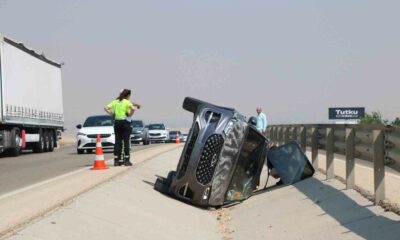Devrilen otomobilde 1 kişi öldü, 3 kişi yaralandı