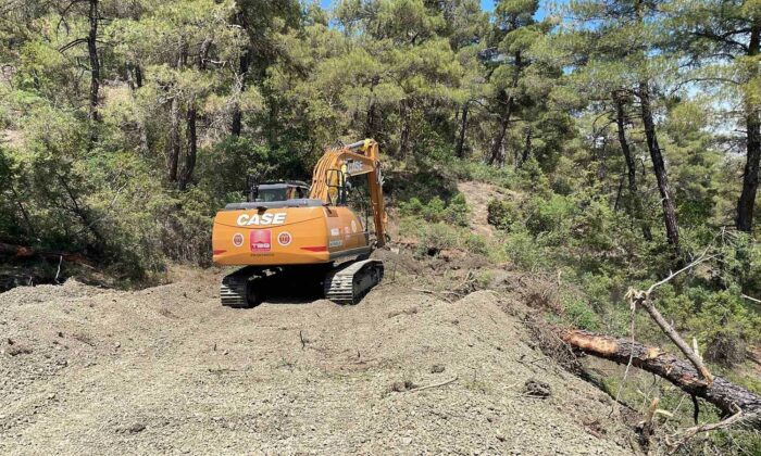 Bilecik Belediyesi ekipleri yangın söndürme çalışmalarında seferber oldu