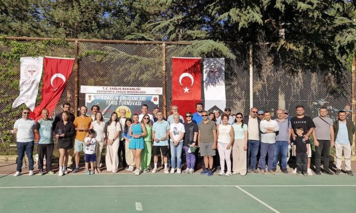 ’1. Sağlık Çalışanları Tenis Turnuvası’ kupa töreniyle sona erdi