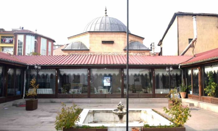 Kütahya Rüstem Paşa Medresesi tarihe ışık tutuyor