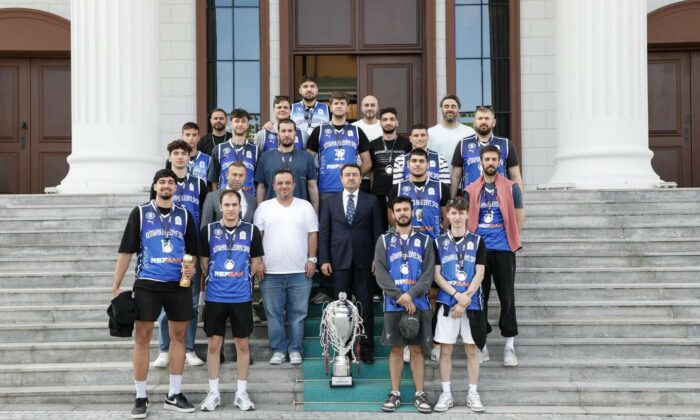 Vali Musa Işın’dan Kütahya Belediyespor Basketbol Takımına tebrik