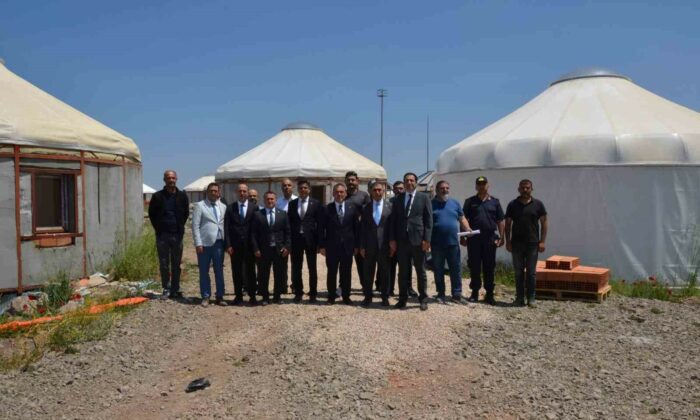 Vali Sözer, Obakent Tematik Gençlik Kampı’nda incelemelerde bulundu