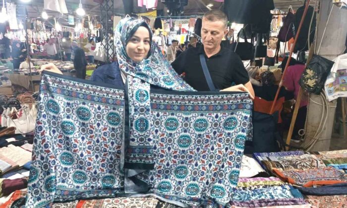 Kütahya’nın çini deseni şallarla buluştu