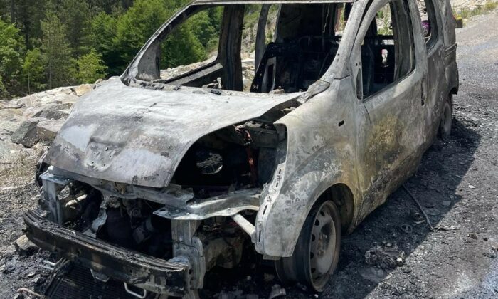 Hisarcık’ta yanan araç kullanılamaz hale geldi