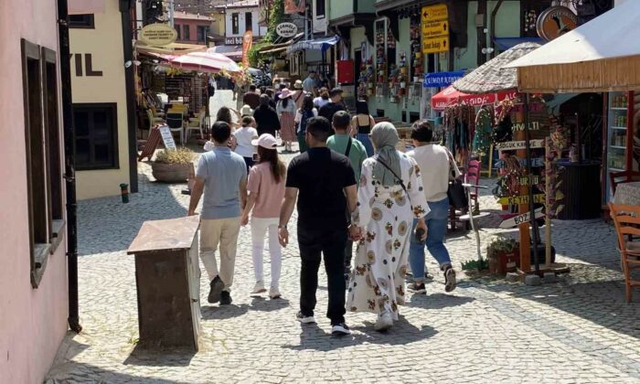 Turistler bayram tatilinde Tarihi Odunpazarı Evleri’ni ziyaret etti