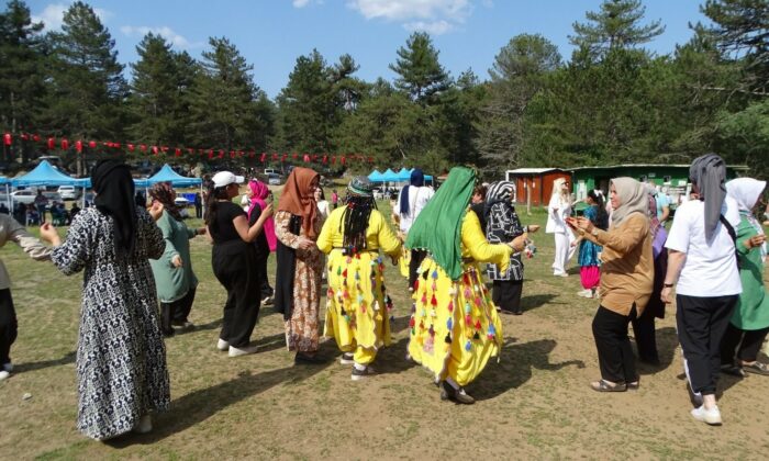 Simav Gölcük Yaylası’ndaki Yörük Şenliği ilgi gördü