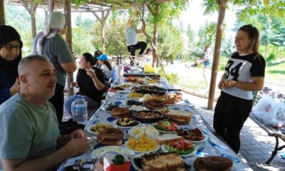 Bayramın son gününde mesirelik alanlarda piknikçiler ile doldu
