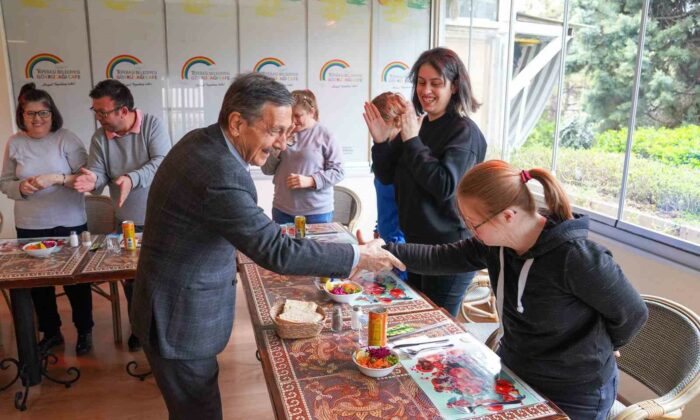 Özel bireyler Gökkuşağı Kafe ile iş gücüne katılıyor