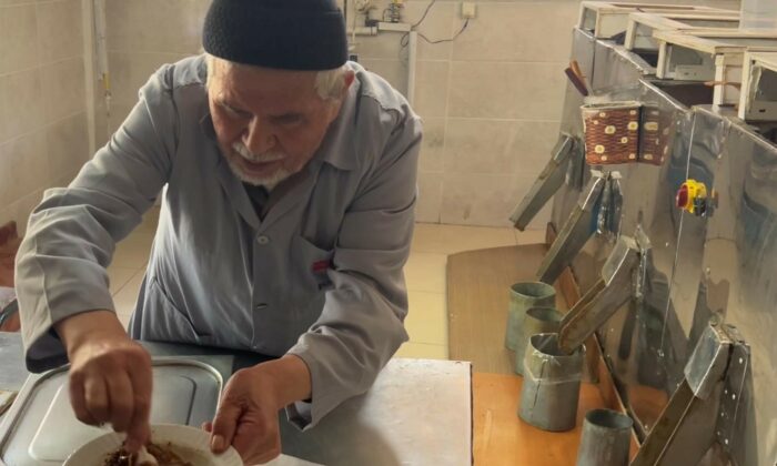 Bayram Usta’dan asırlık lezzet mesaisi
