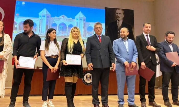 Emet MYO’da görevli akademik personele teşekkür belgesi