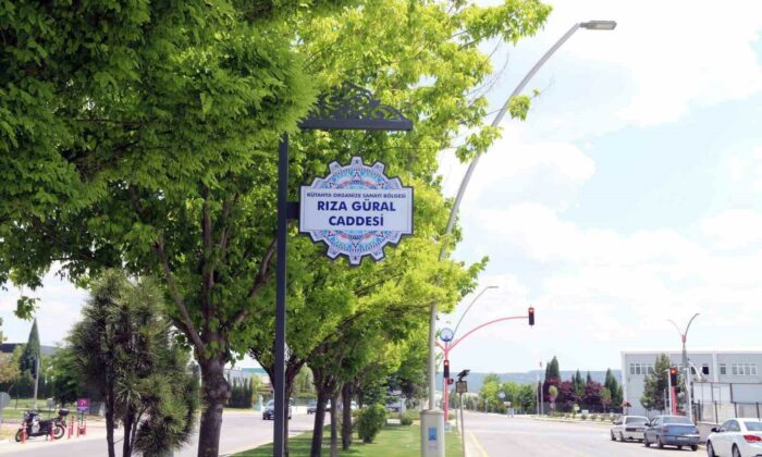 Kütahya OSB’den çini motifli cadde tabelaları