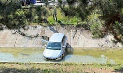 Otomobil sulama kanalına uçtu