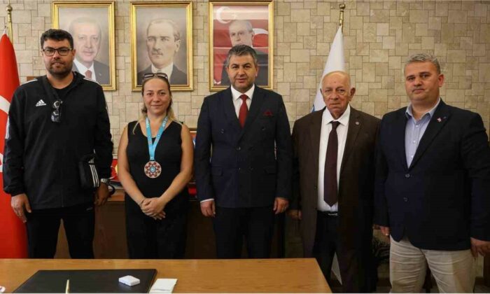 Gedizli kick boksçulardan dünya şampiyonasında büyük başarı