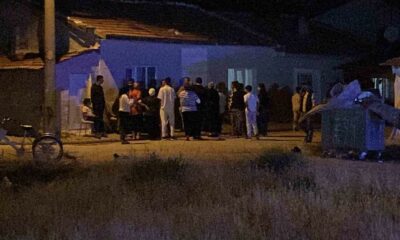 Kalabalık grup arasında çıkan kavga mahallede paniğe neden oldu