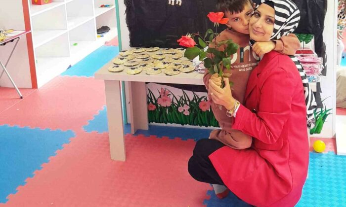 Birsen öğretmen gerçekleştirdiği etkinliklerle herkesin takdirini kazandı