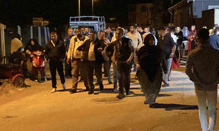 Sokak düğününde göğsüne yorgun mermi isabet eden kadın yaralandı