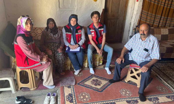 90 yaşındaki Hikmet teyzeye devlet şefkati