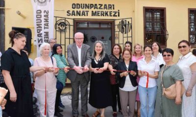 Odunpazarı Belediyesi Halk Merkezleri ‘Yıl Sonu Çini Sergisi’ açıldı