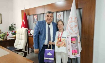 Müdür Sünnetci, şampiyonu makamında ağırladı