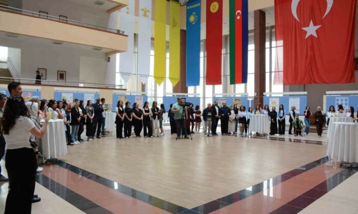 Anadolu Üniversitesi’nde özel eğitim temalı poster sergisi açıldı
