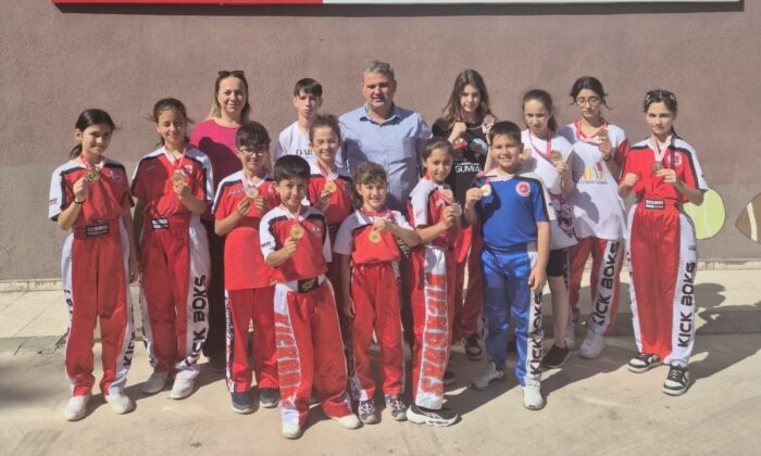 Gedizli kick boksçulardan İzmir Türkiye şampiyonası öncesi büyük başarı