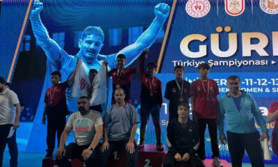 Eskişehirli güreşçiler Sivas’ta şampiyonada başarı elde etti