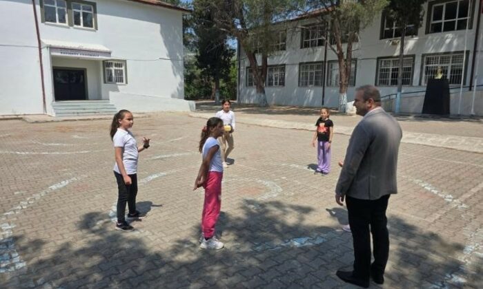 Başkan Dilsiz öğrencilerle bir araya geldi