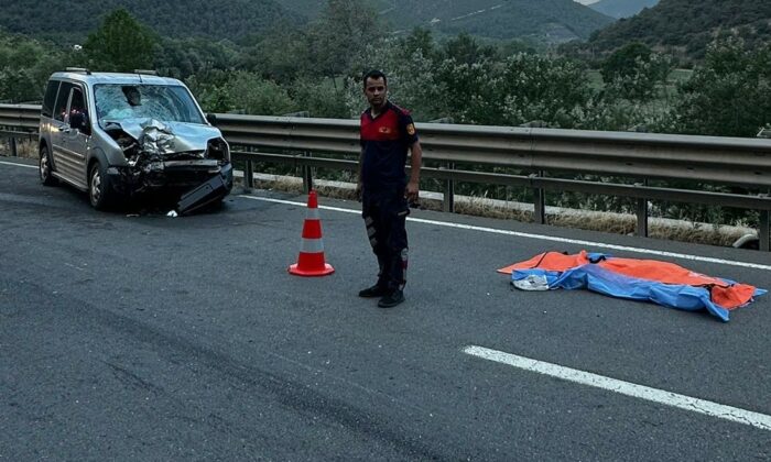 Bilecik’te meydana gelen trafik kazasında 1 kişi hayatını kaybederken, 5 kişi de yaralandı