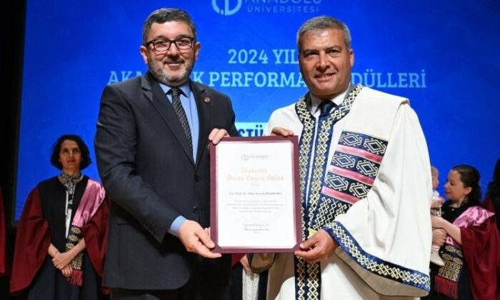 BŞEÜ Rektörü Prof. Dr. Kaplancıklı’ya akademik üstün başarı ödülü