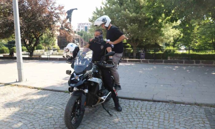 Afyonkarahisar’da YKS sınavına giren birçok adayın imdadına polis yetişti