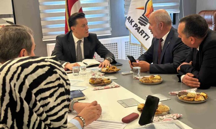 Milletvekili Hatipoğlu, ‘Halk Günü’nde vatandaşların talebini dinledi
