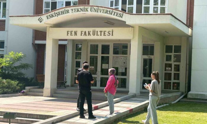 Kapılar kapatıldıktan 10 dakika sonra gelen aday YKS’ye giremedi