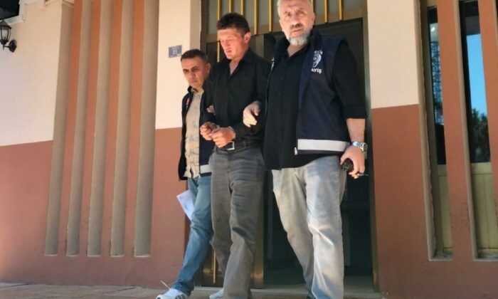 Halasının kocasını bıçaklayarak öldüren şahıs tutuklandı