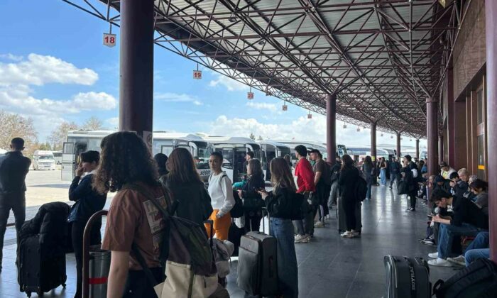 Eskişehir Otogarı’nda bayramda yoğunluğa karşı ek seferler konuldu