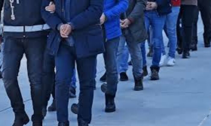 Polis ve jandarma ekipleri aranan 67 şahsı yakaladı