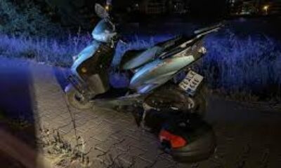 Bir araç motosiklete çarpıp kaçtı: 2 yaralı