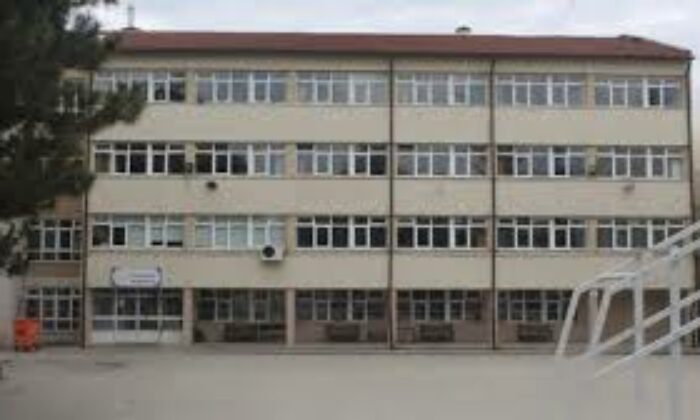 Osmangazi Ortaokulu yıkıldı: Yerine yenisi yapılacak!