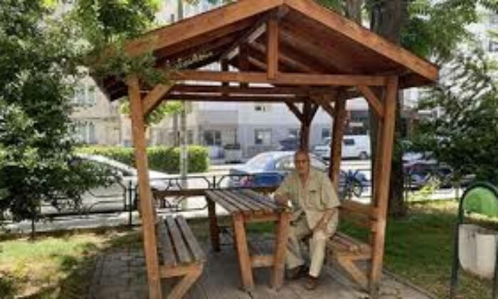 Memduh amcadan yaşlı vatandaşlar için parka tuvalet talebi