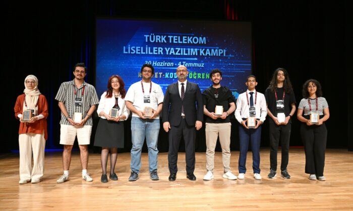 Türk Telekom Liseliler Yazılım Kampı sona erdi