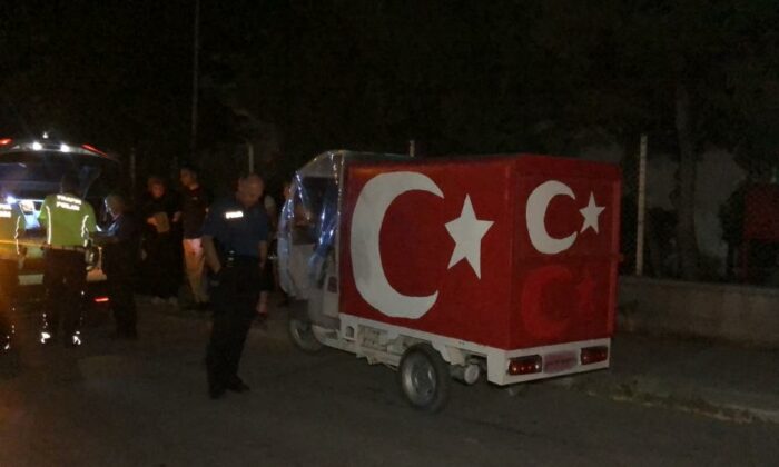 Yolun karşısına geçmek isteyen kadına ters yönden gelen plakasız araç çarptı