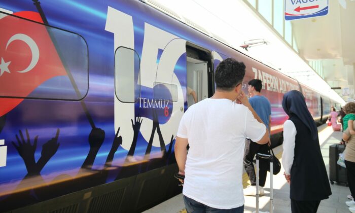 100 bin yolcu taşıyacak olan 15 Temmuz Demokrasi ve Milli Birlik Treni Eskişehir’de