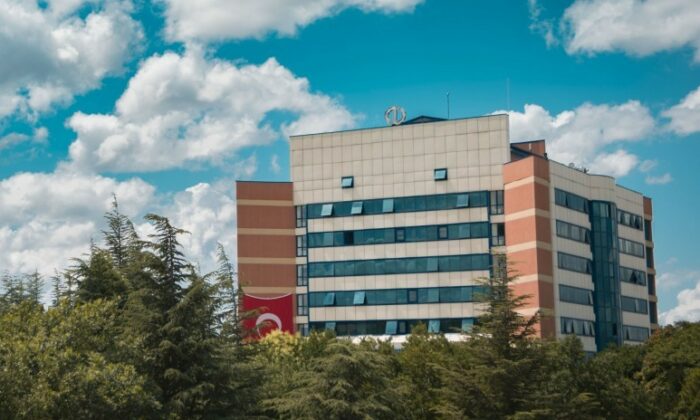 Açıköğretim programları devam ediyor, fakülteler birleştirildi