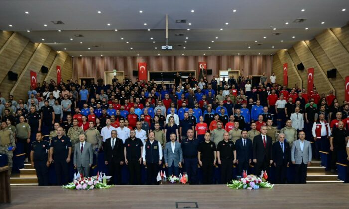 AFAD ve Eskişehir Valiliği’nden ortak proje ile gönüllü ekipler sertifikalandı