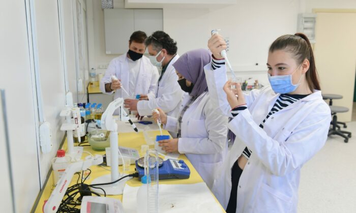 Anadolu Üniversitesi ara eleman değil, aranan mezunlar yetiştiriyor