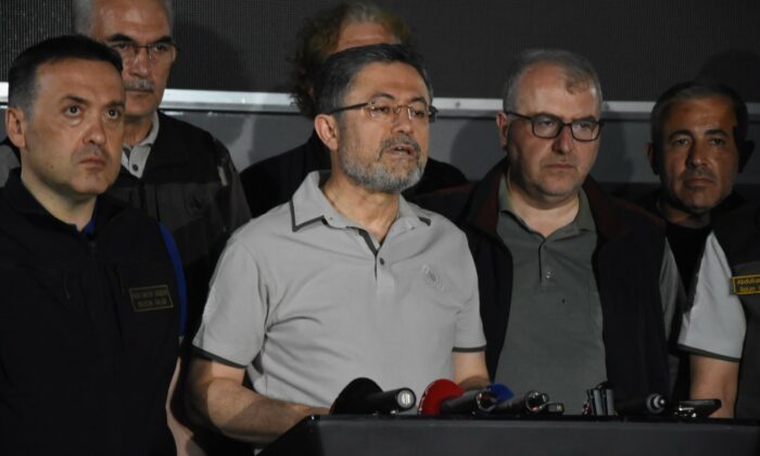 Tarım ve Orman Bakanı Yumaklı: “Bugün Türkiye’de başlayan 3 yangınımız var”