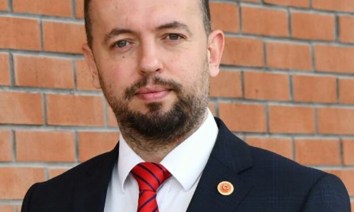 Tepebaşı Belediyesi Meclis toplantısında Leman Dergisi gerginliği