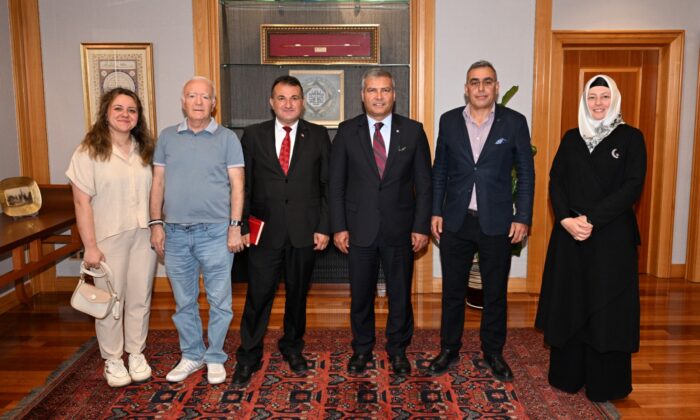 Eskişehir Yeni Sendika’dan Rektör Adıgüzel’e ziyaret.